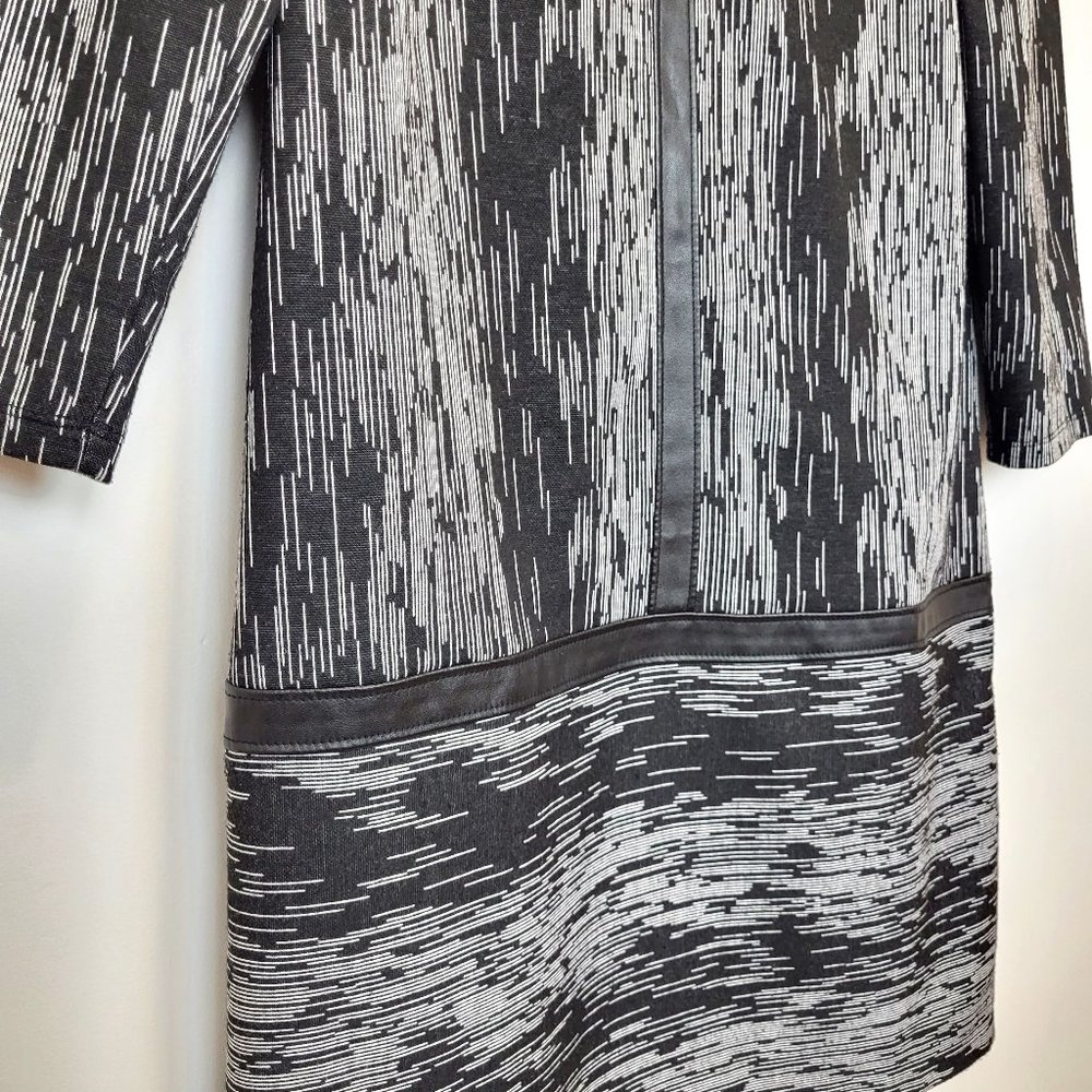 Maggy London Black Abstract Print Faux Leather Details Shift Dress, Size 8, GUC - Picture 3 of 10